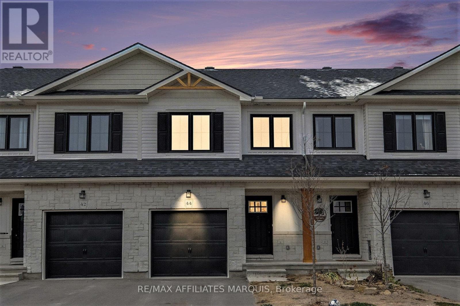3 bed 3 bath single family at 44 WHITCOMB CRESCENT — $479,000