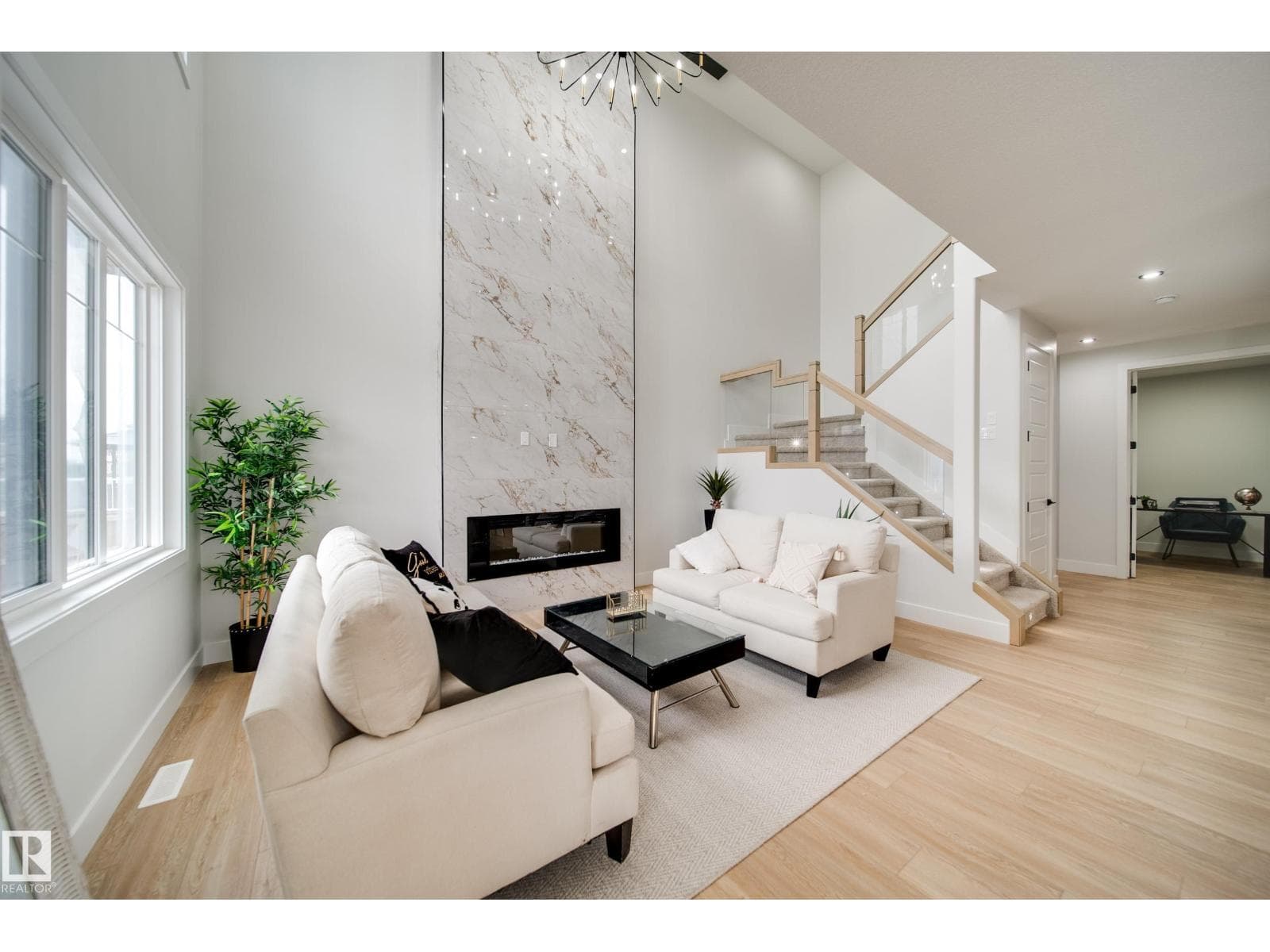 5 PIERWYCK LO — photo 2