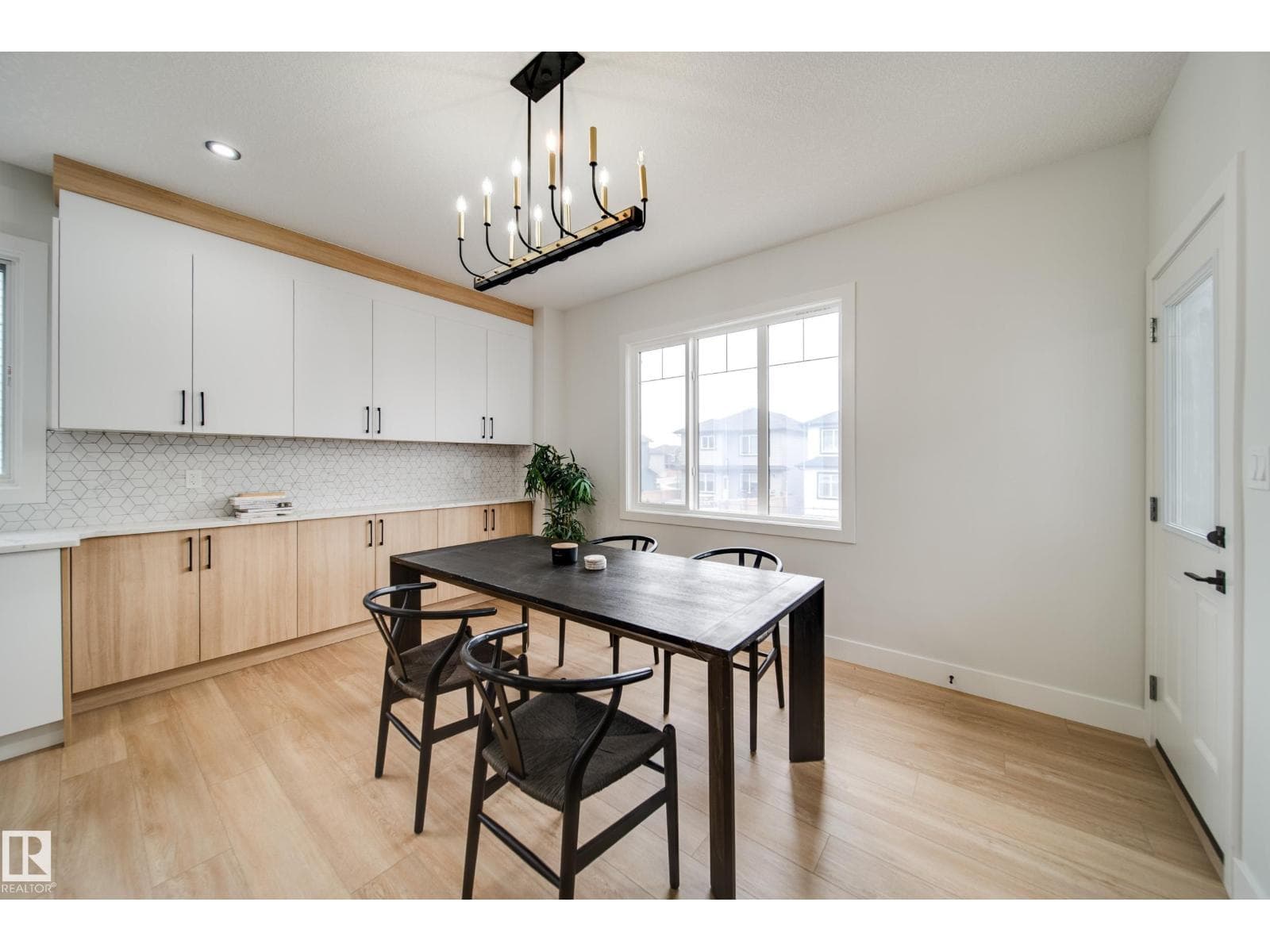 5 PIERWYCK LO — photo 3