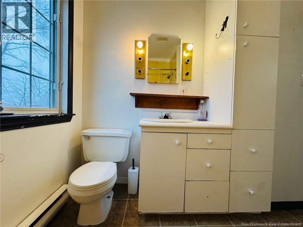 369 Adelaide Street photo 5