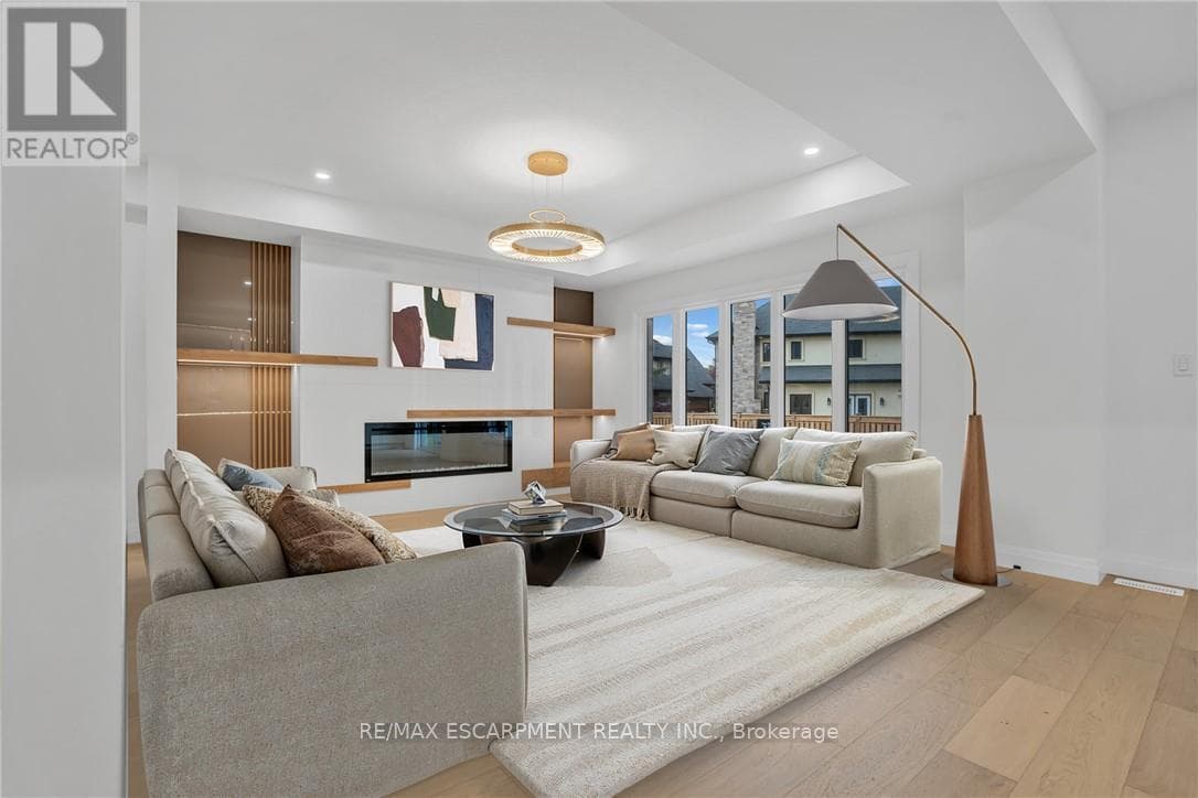 386 SOUTHCOTE ROAD photo 4