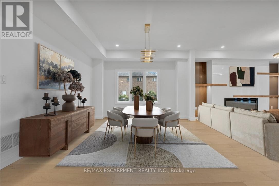386 SOUTHCOTE ROAD photo 3