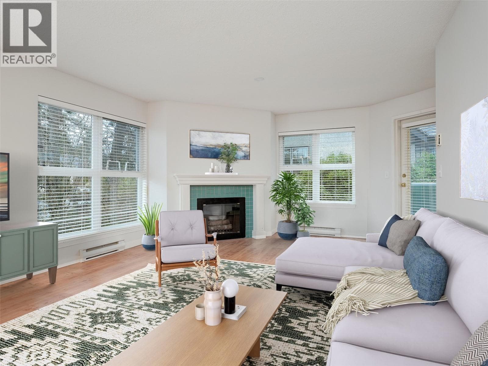 302 1201 Hillside Ave photo 2