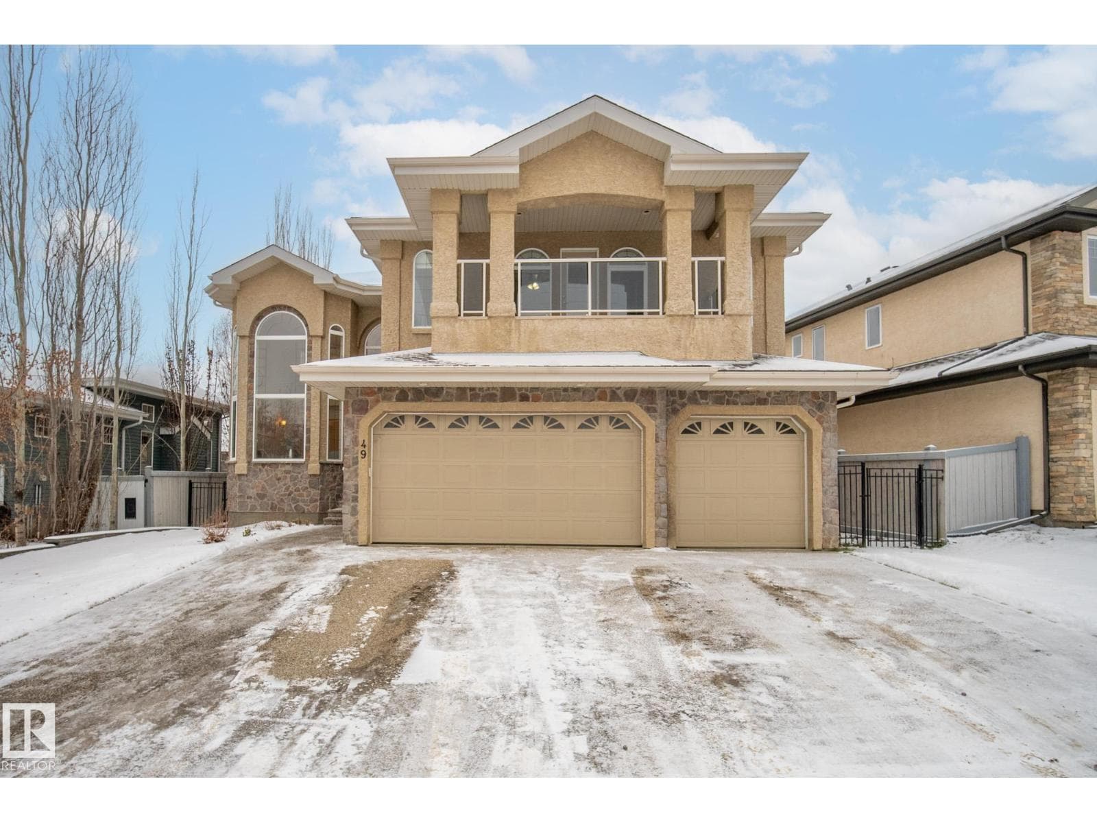 49 LOISELLE WY photo 2