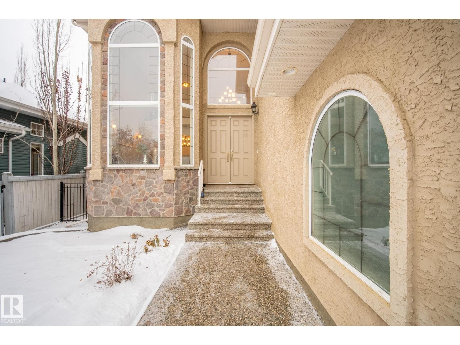 49 LOISELLE WY photo 5