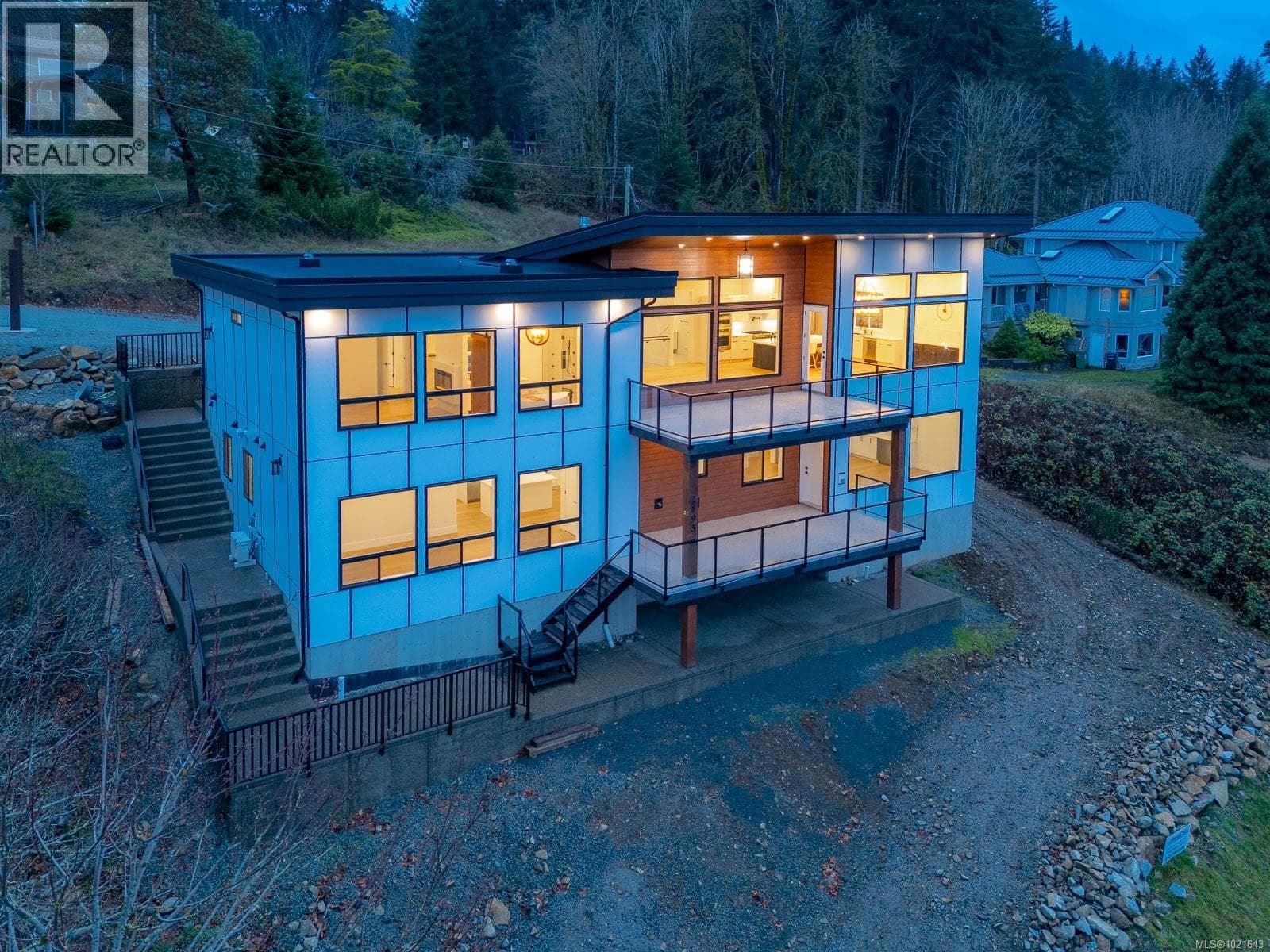 7 bed 5 bath single family at 2195 Mallory Dr — $1,395,000