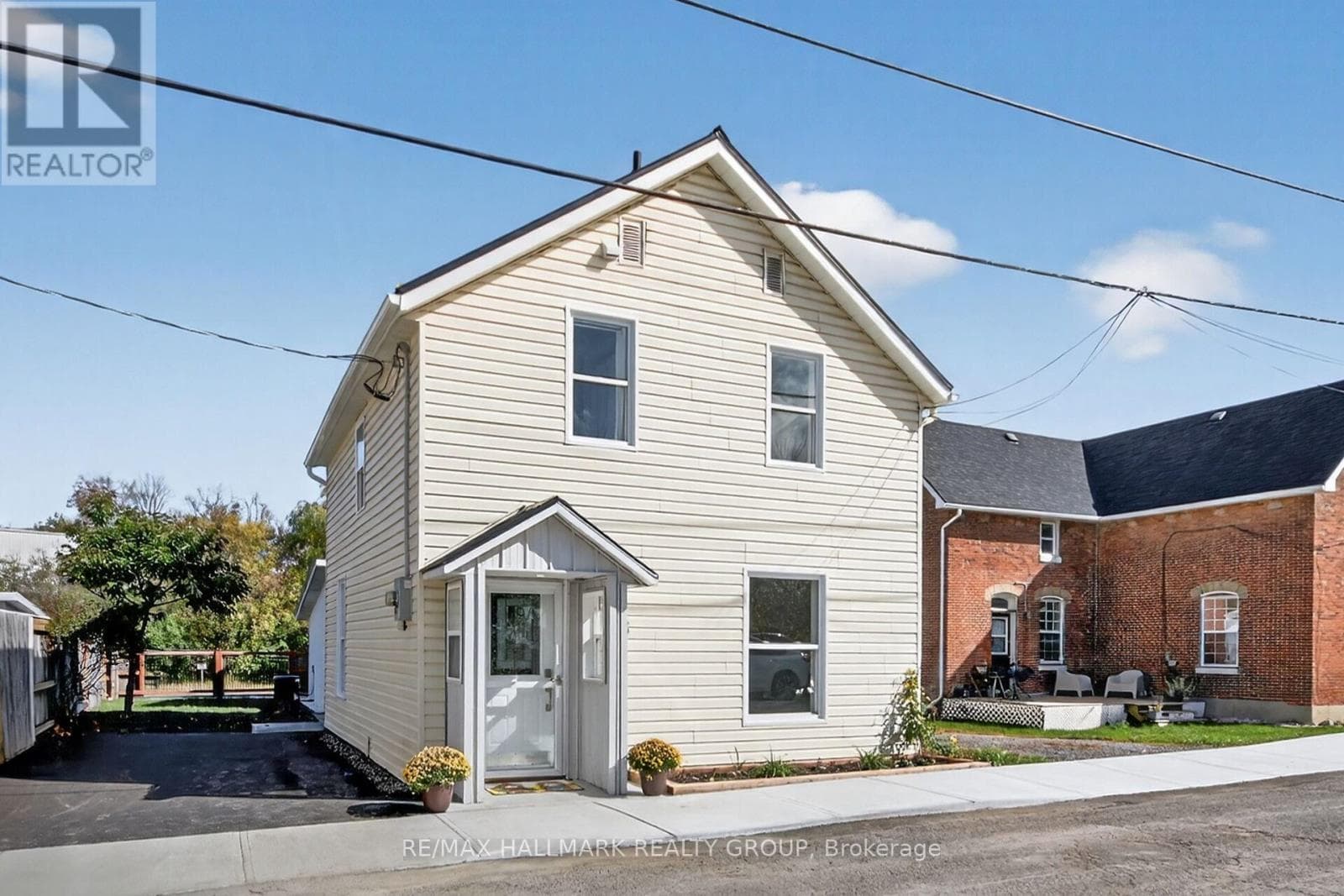 3 bed 2 bath single family at 45 CARLETON STREET — $599,000