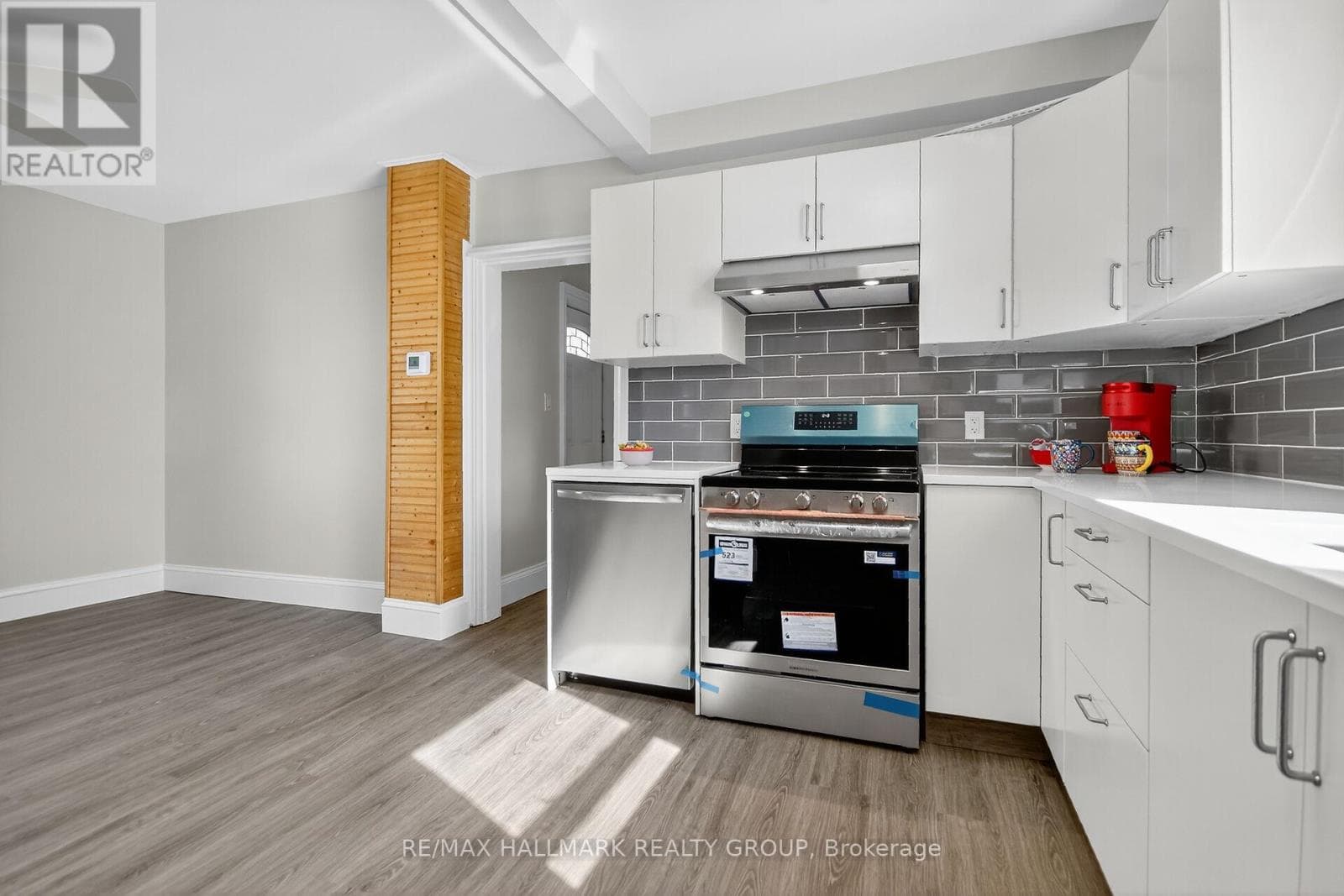 45 CARLETON STREET photo 5