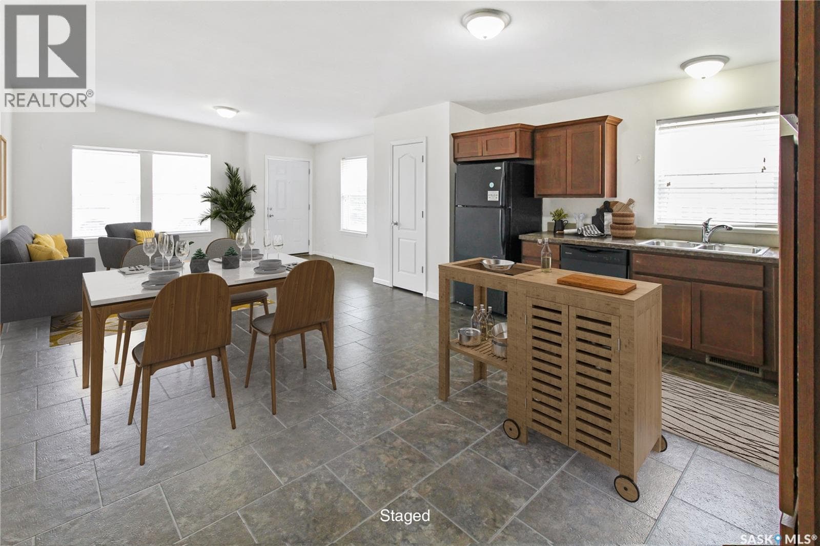 B 8470 Howard AVENUE — photo 4