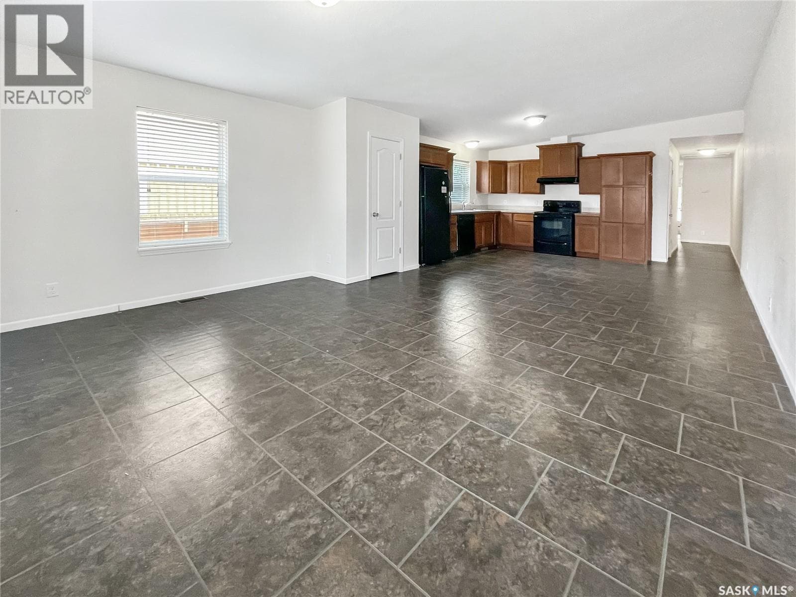 A 8470 Howard AVENUE — photo 3
