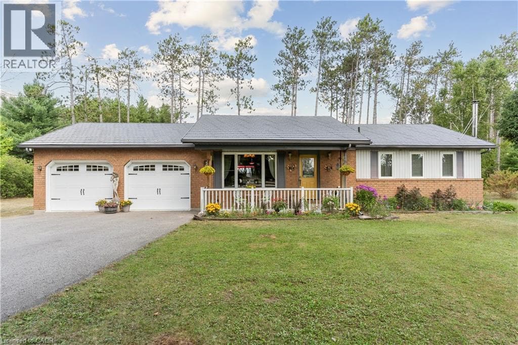 3 bed 2 bath single family at 6216 SUNNIDALE TOSORONTIO Townline — $985,000