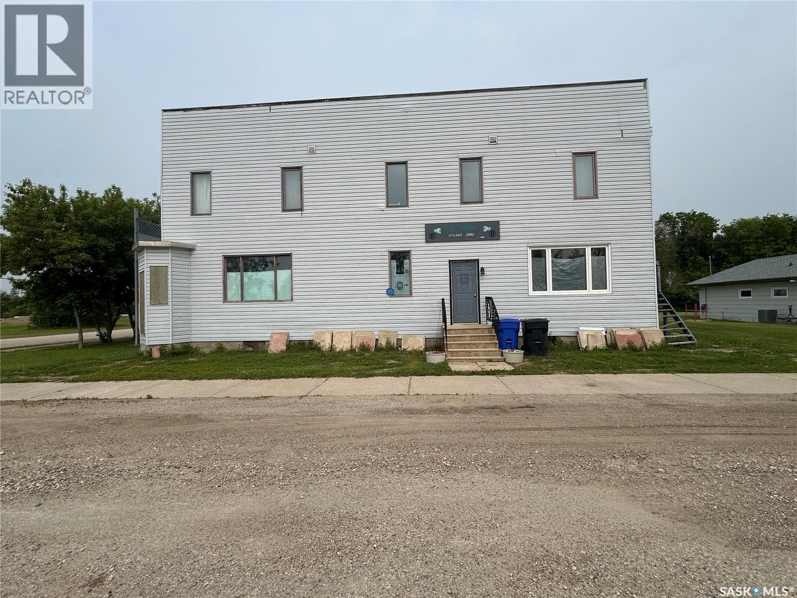 4 Main STREET