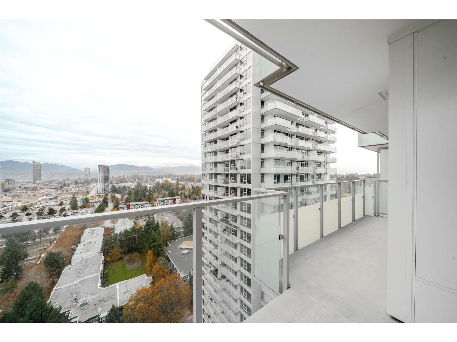 2 bed 2 bath single family at 2709 13768 100 AVENUE — $699,900