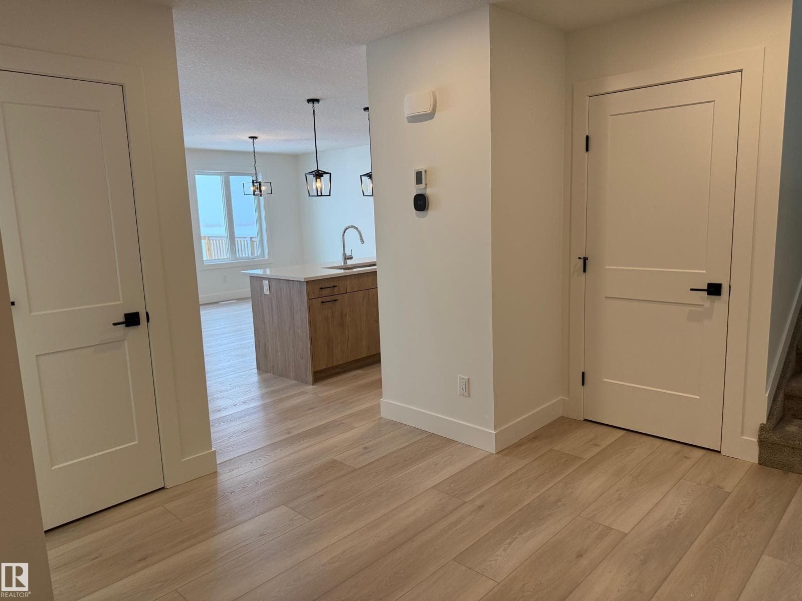 5122 53a AV — photo 3