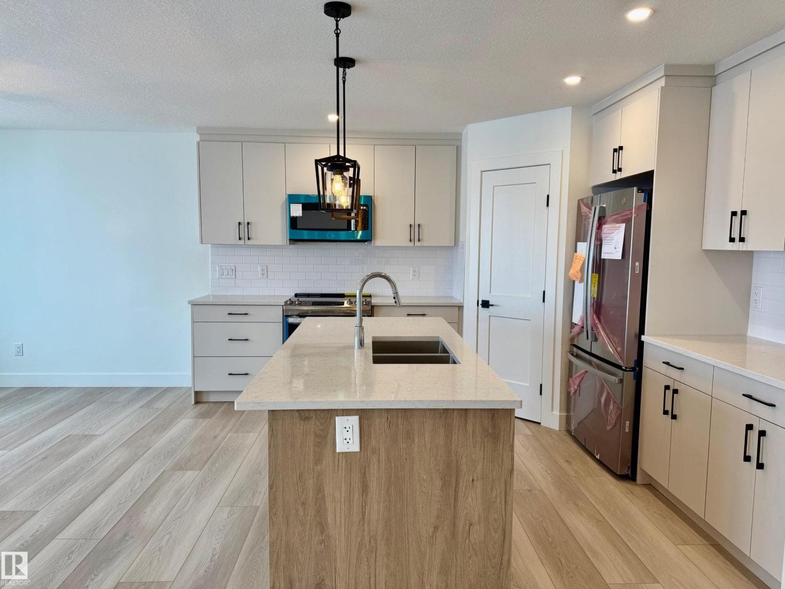 5122 53a AV — photo 4