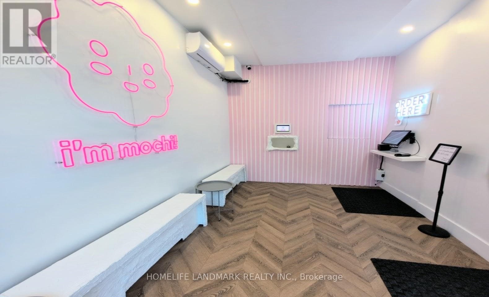 677 QUEEN STREET W photo 2
