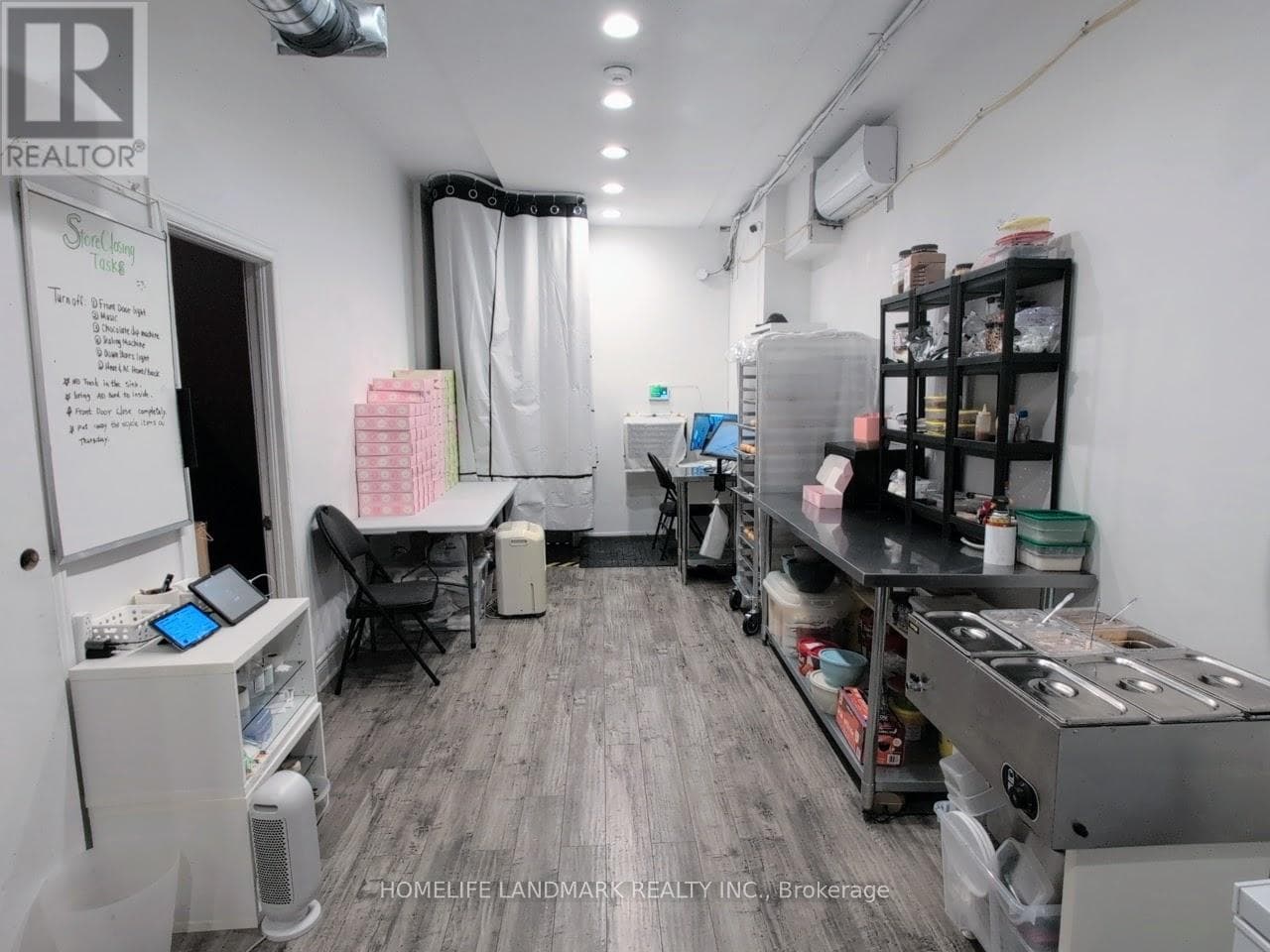 677 QUEEN STREET W photo 4