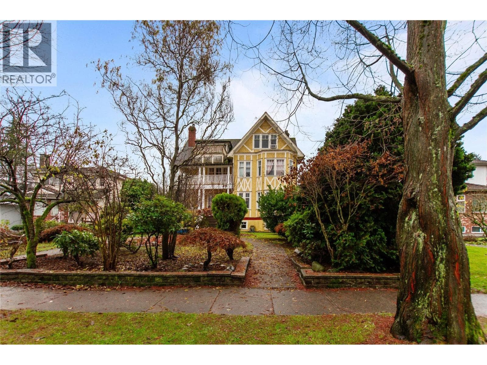 2770 CAMBRIDGE STREET photo 2