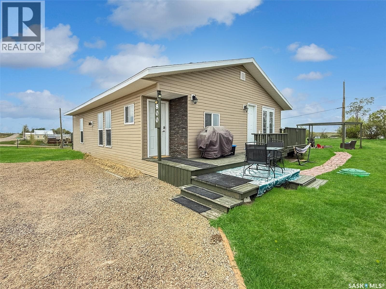 800 Railway AVENUE photo 5