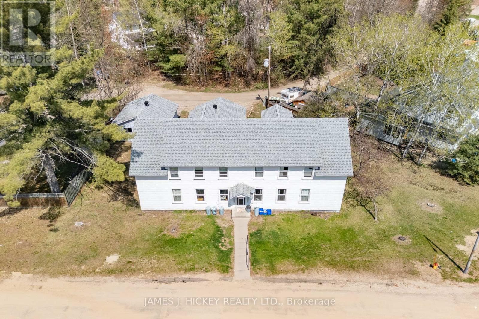 14 HURON STREET photo 3
