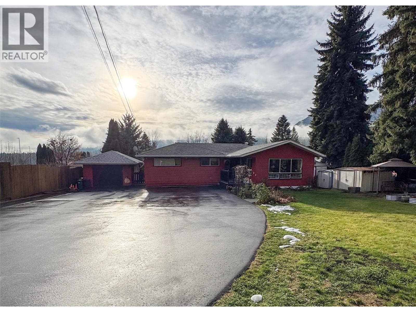 8329 Highway 3B photo 3