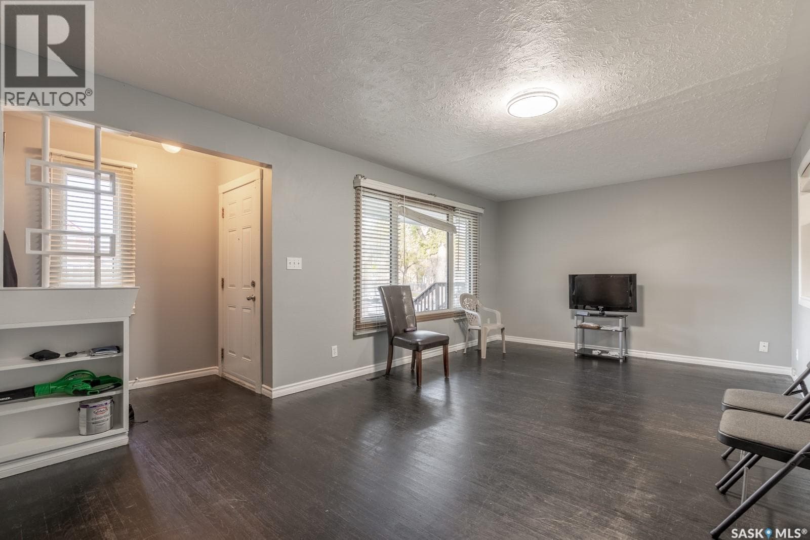 1321 Victoria AVENUE — photo 3