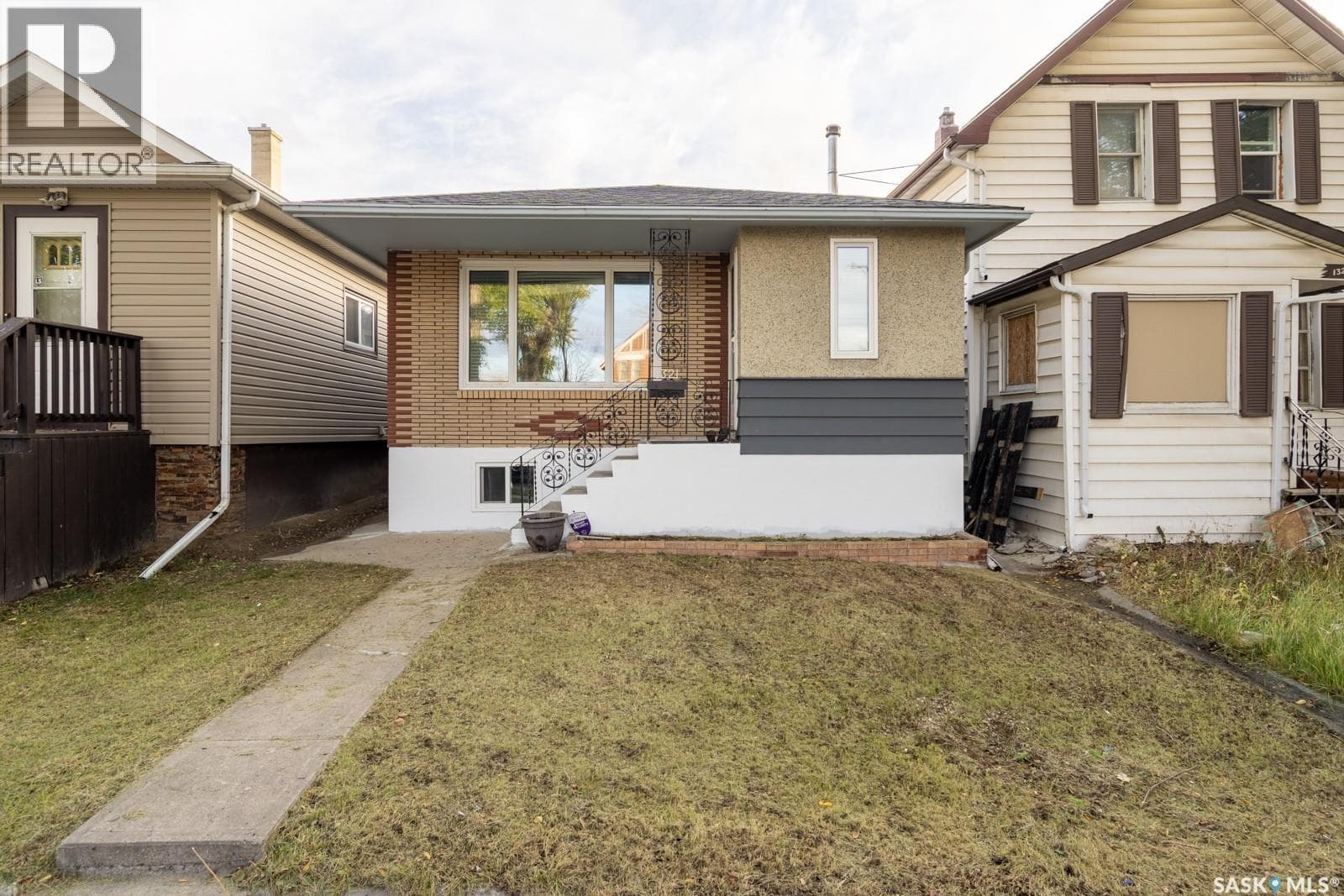 1321 Victoria AVENUE — photo 2