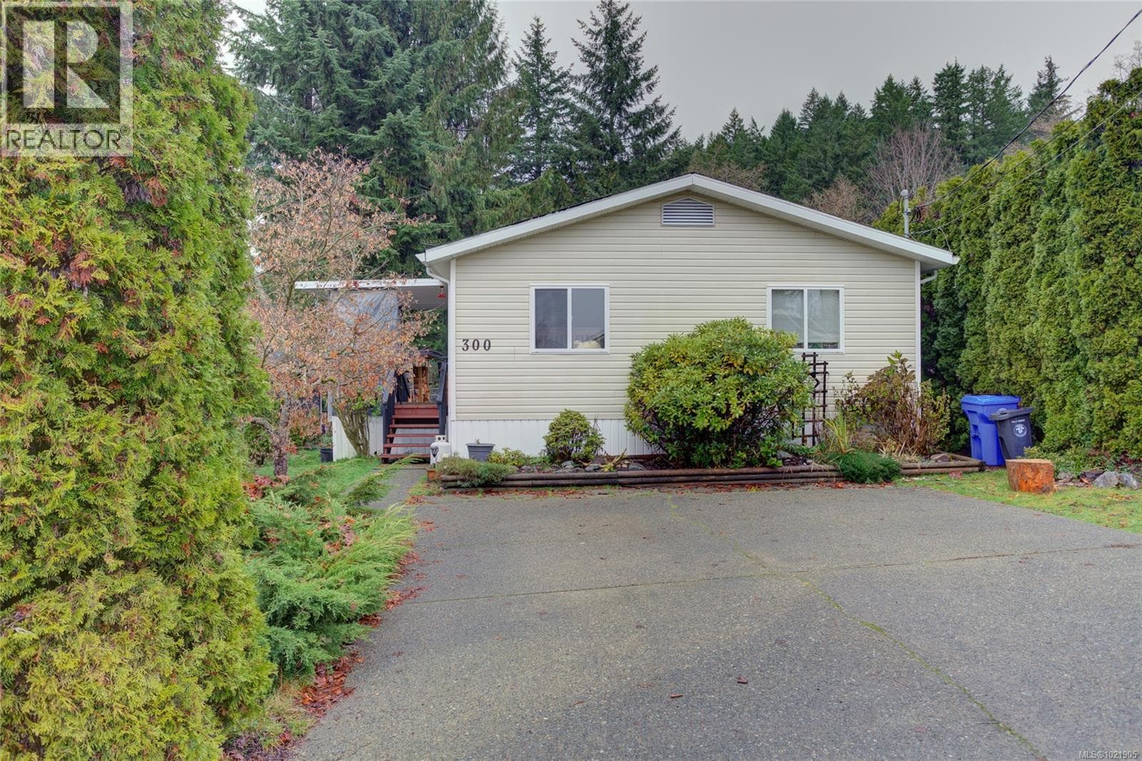 3 bed 2 bath single family at 300 Lake Park Rd — $529,000