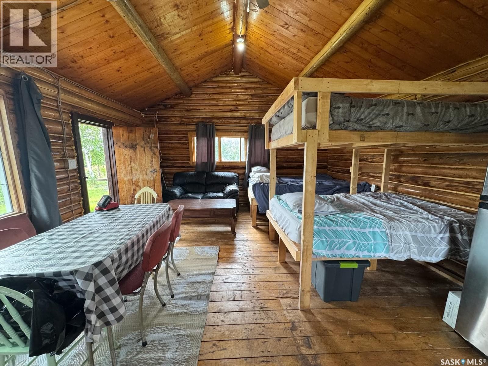 Cabin on Island Near Mooney Beach — photo 5