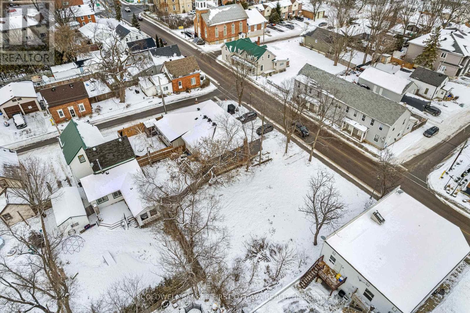 274 BRIDGE STREET photo 5