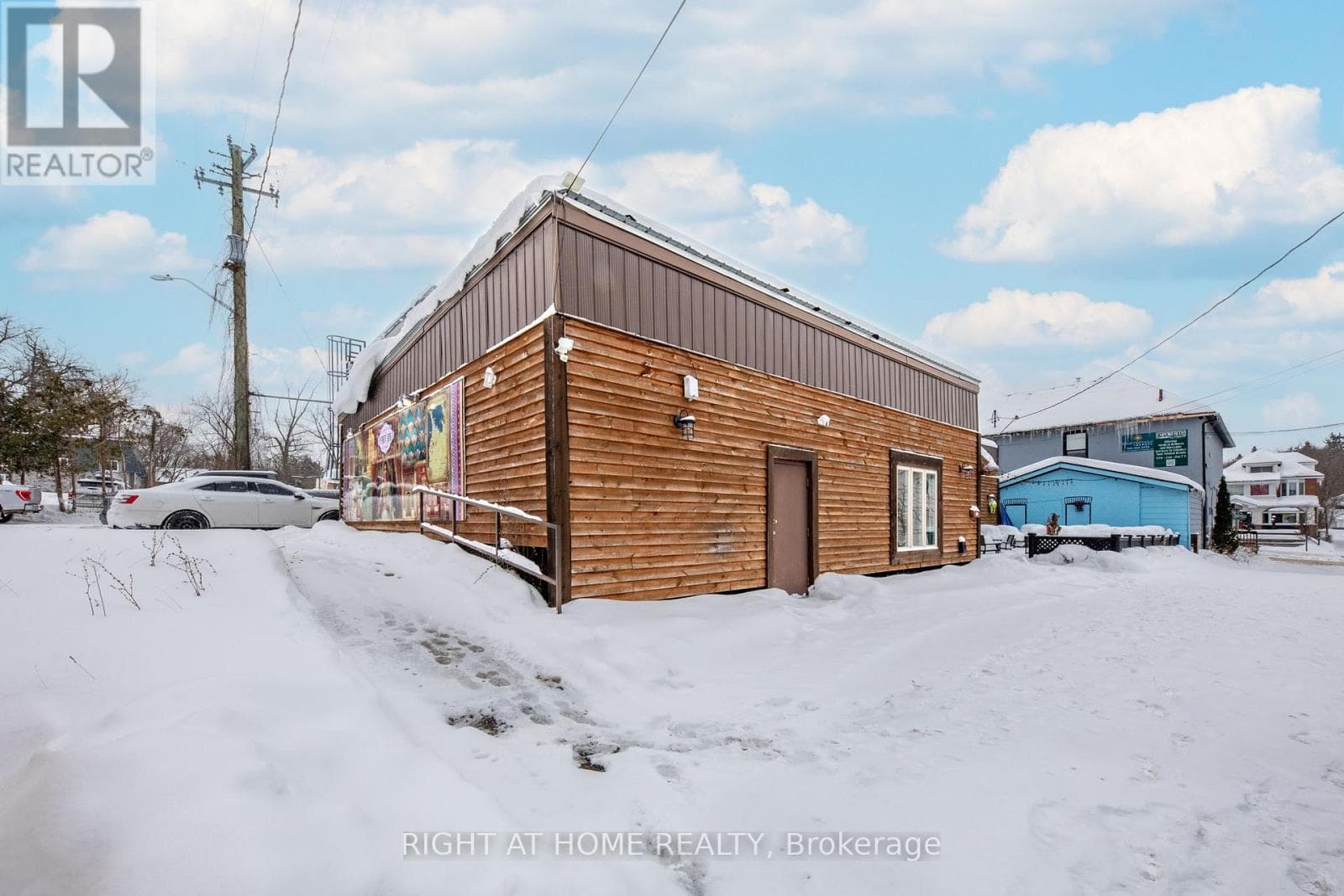 345 KING STREET photo 2