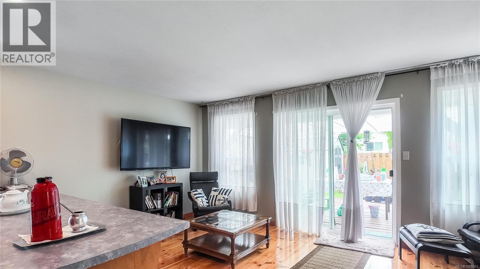 3 bed 2 bath single family at 601 Azalea Pl — $729,700