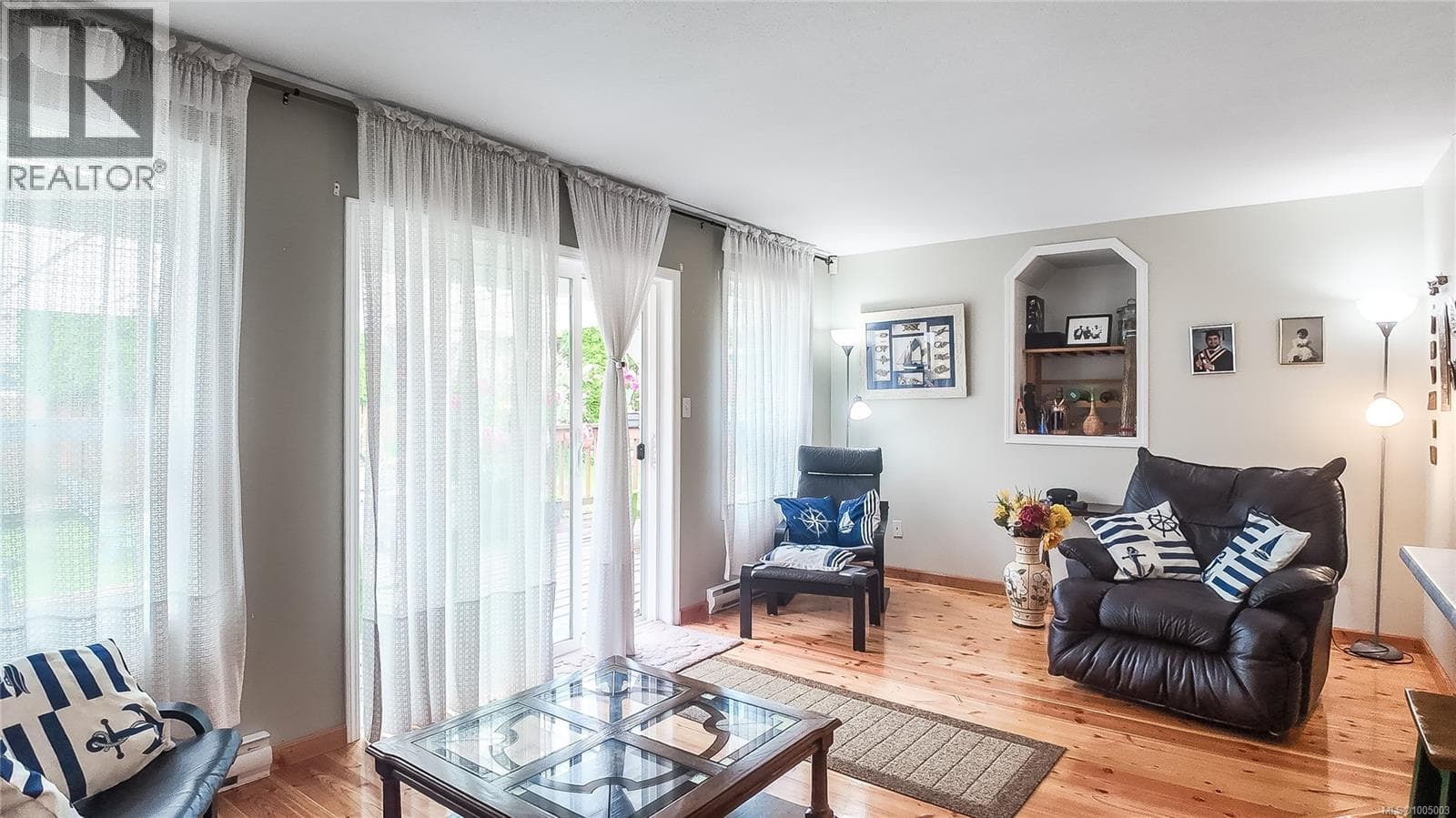 601 Azalea Pl photo 2
