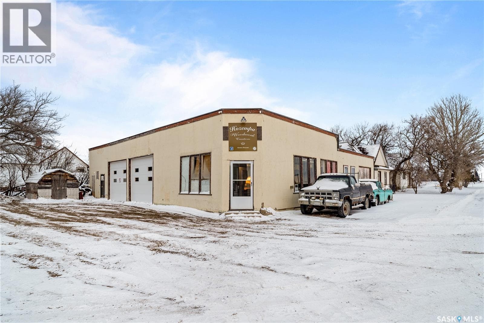 503 Railway AVENUE