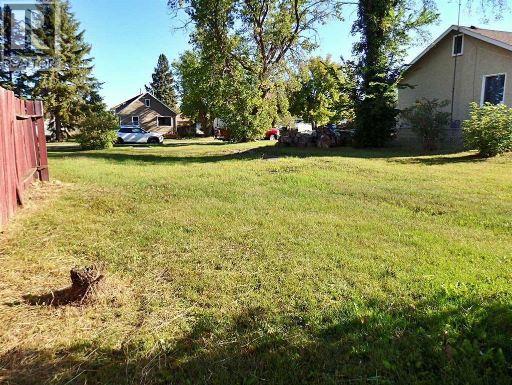 4703 54 Avenue — photo 2