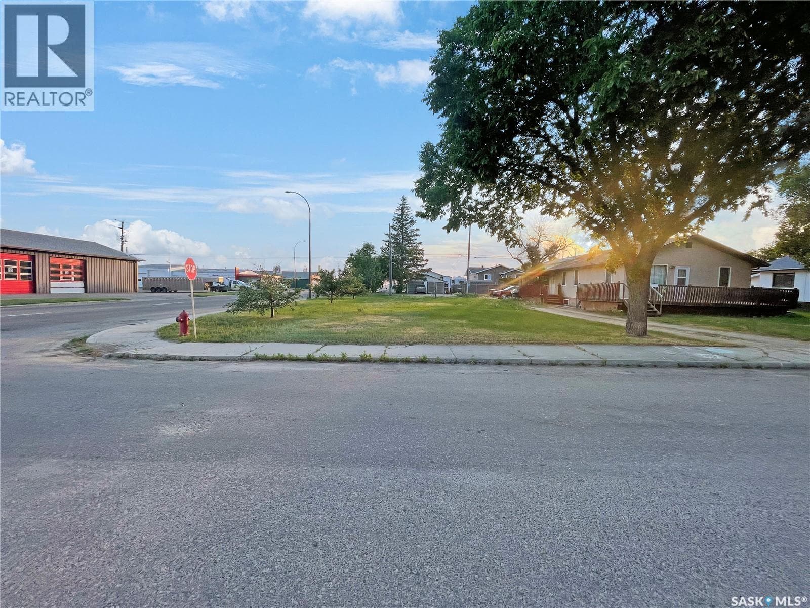 204 9th AVENUE NW