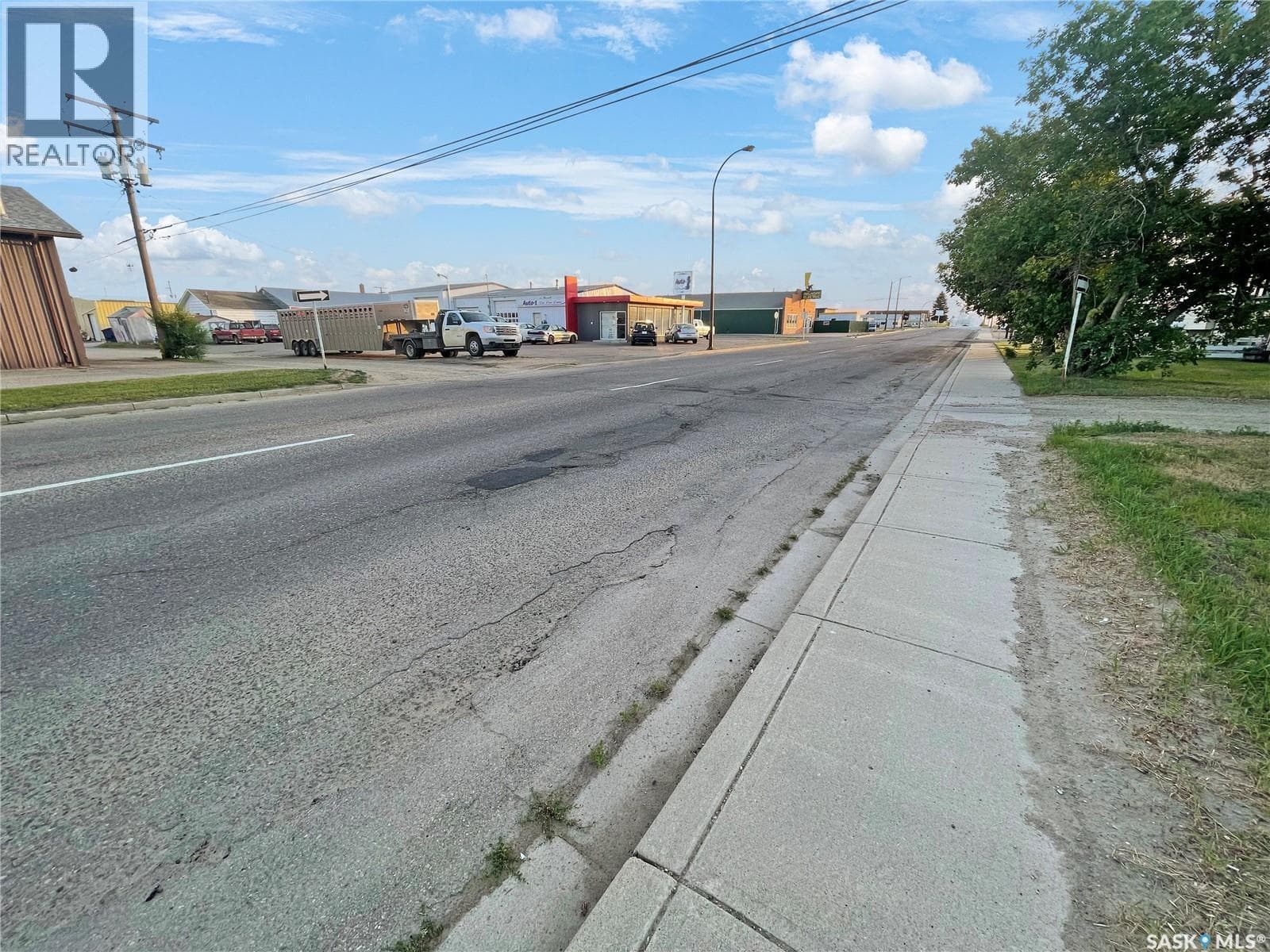 204 9th AVENUE NW — photo 4
