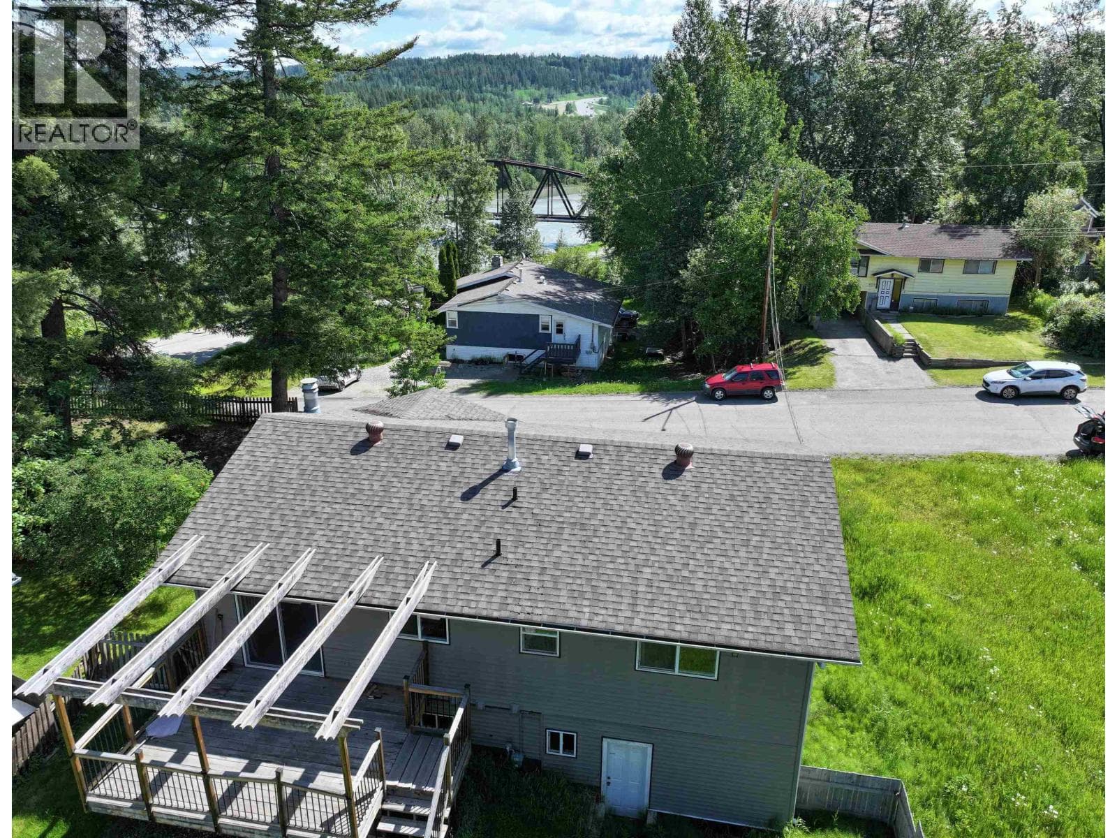 679 JONES STREET photo 3