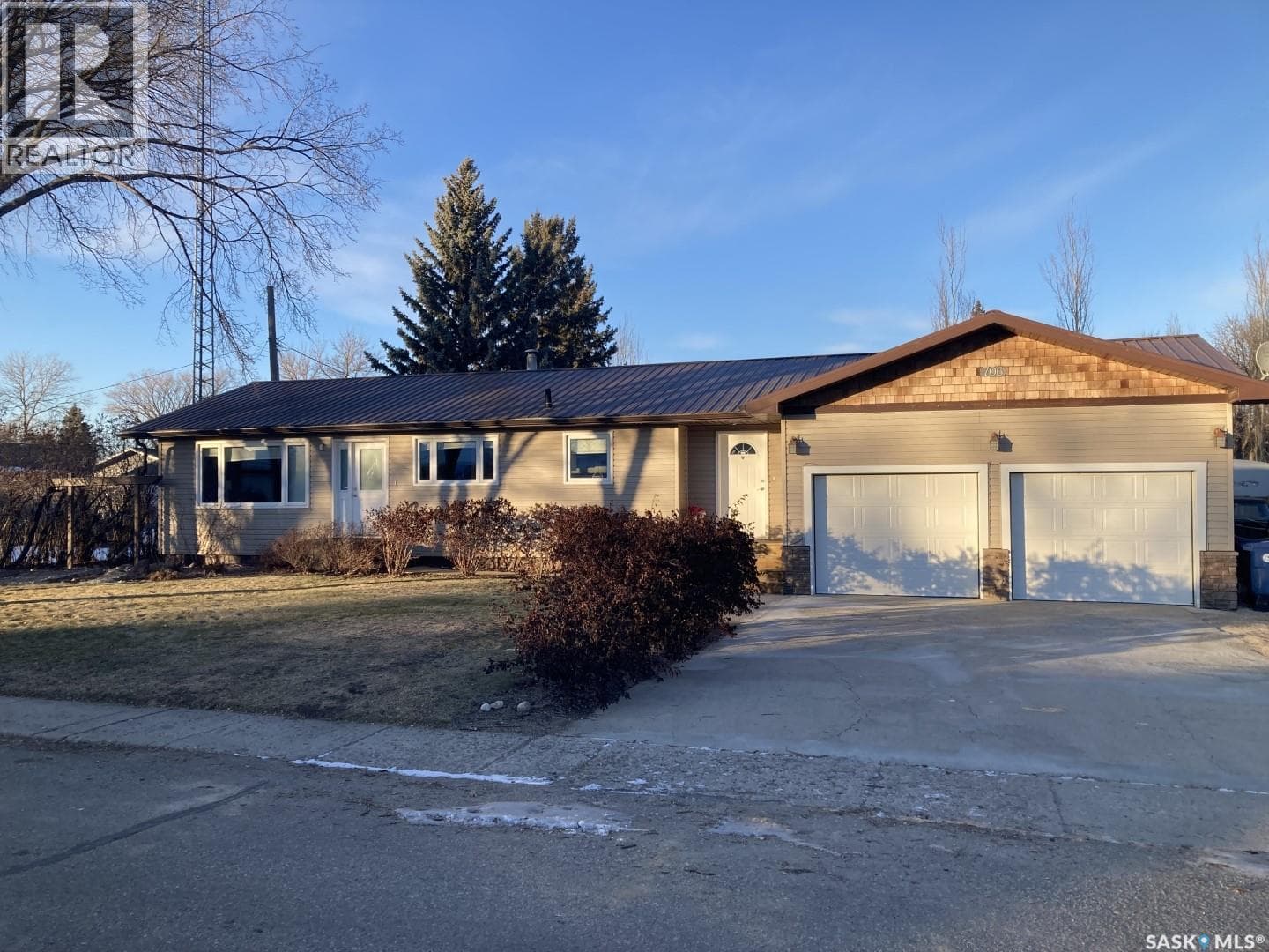 706 Grey AVENUE