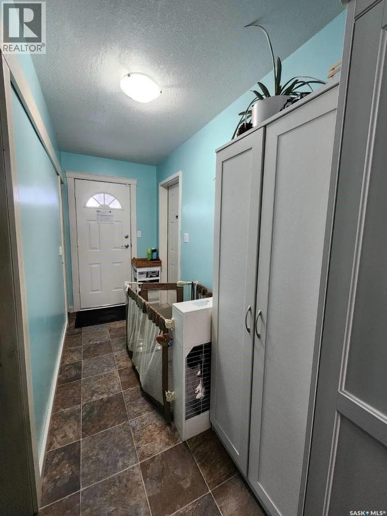 706 Grey AVENUE — photo 3