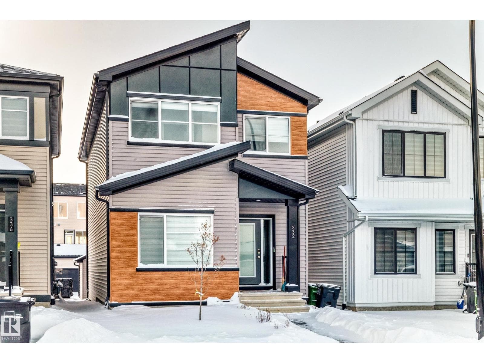 332 29 ST SW — photo 2