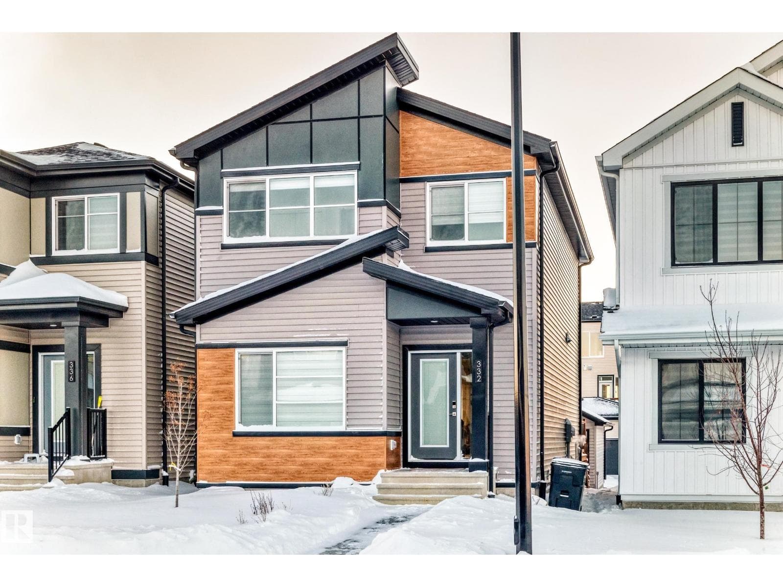 332 29 ST SW — photo 3
