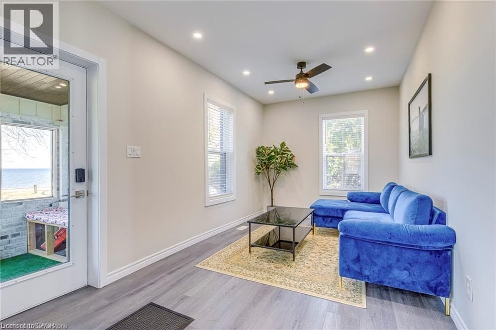 3590 LAKESHORE Road photo 2