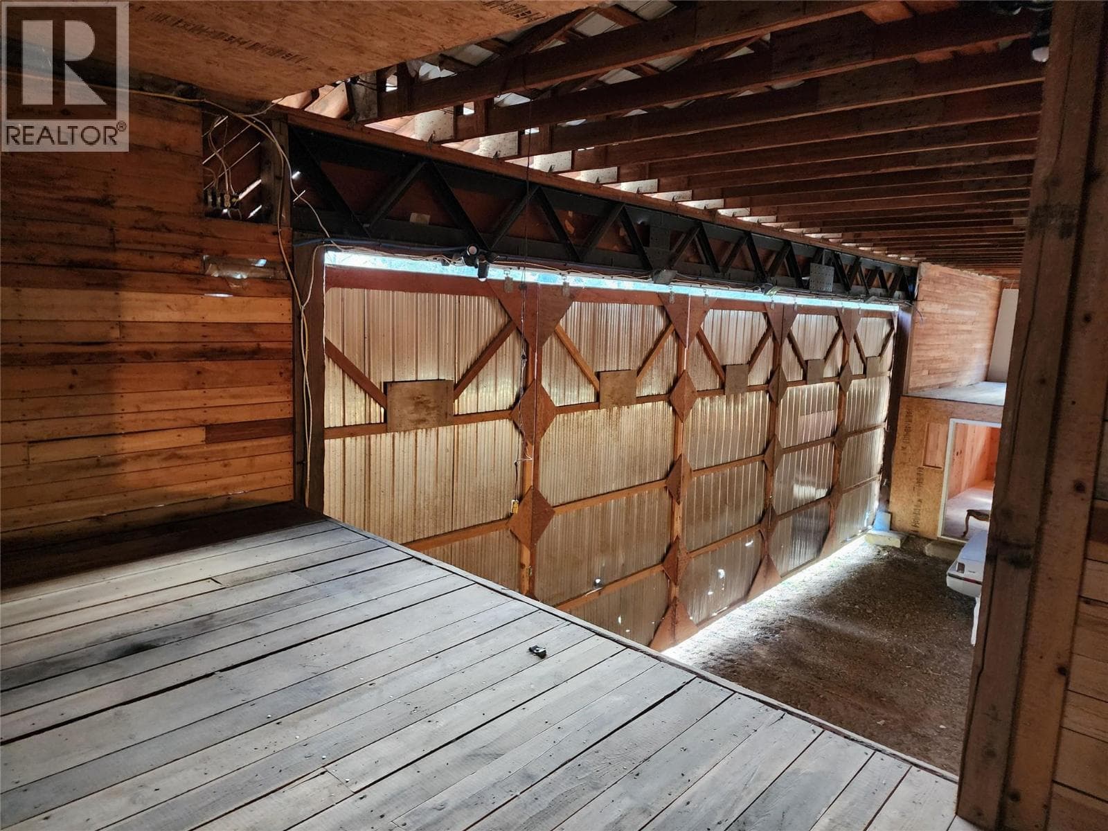 1531 Mountain Ridge Road photo 5