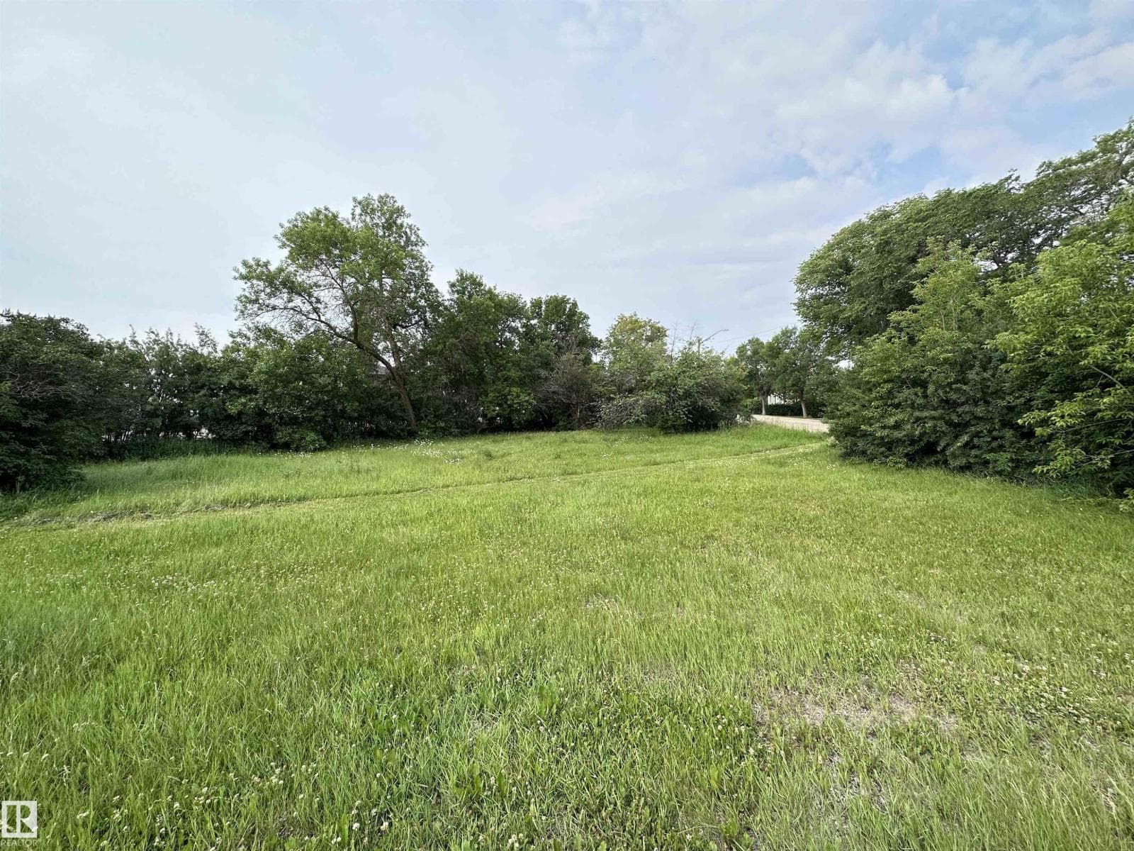 9819 105 ST