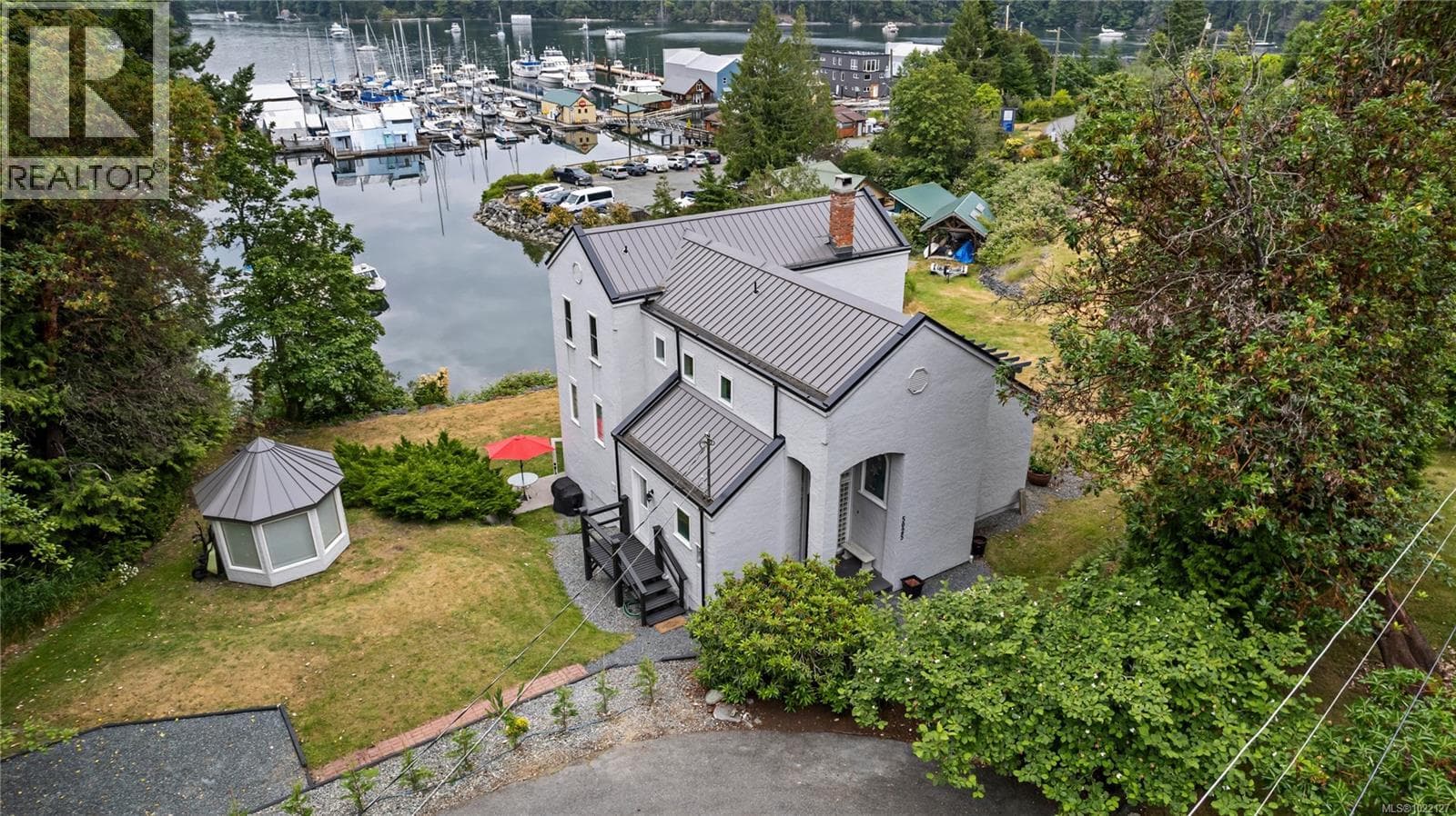 3 bed 3 bath single family at 5025 Genoa Bay Rd — $1,264,900