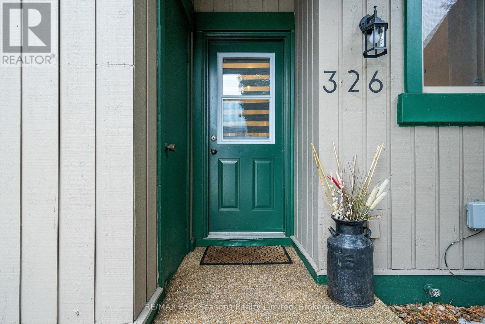326 - 5 DAWSON DRIVE photo 2