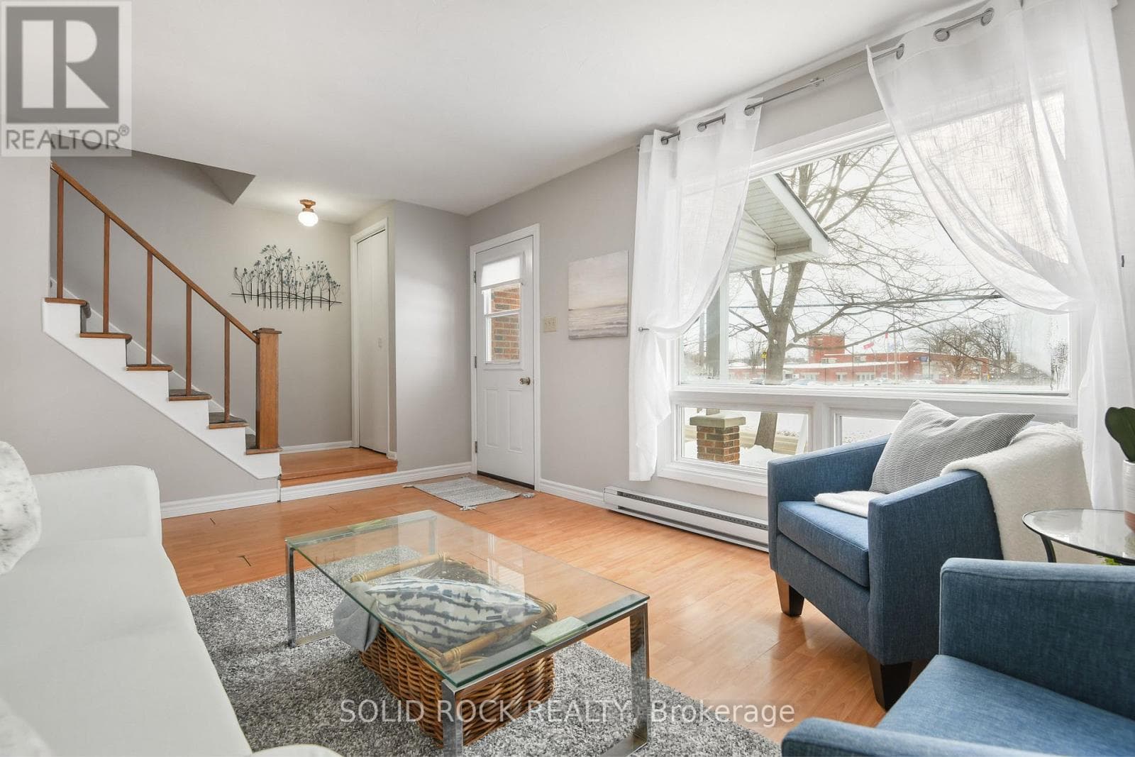 54 WILLIAM STREET W photo 3