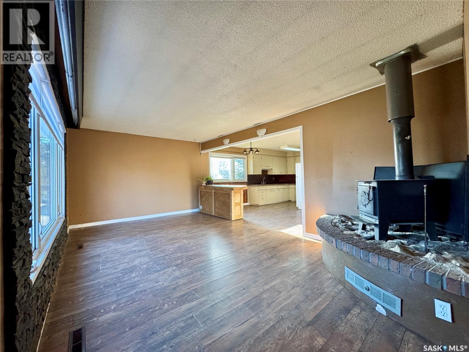 103 Cottonwood CRESCENT photo 3