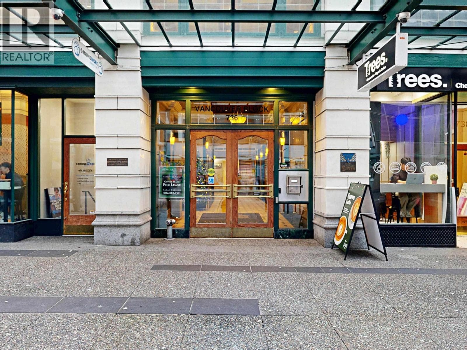 business at 918 736 GRANVILLE STREET — $79,900